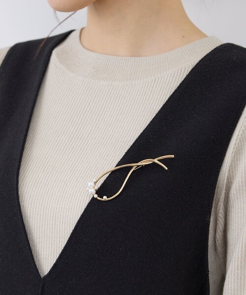 ROPE' PICNIC（ロペピクニック）の「スリムメタルデザインブローチ（ブローチ/コサージュ・レディース・ゴールド/シルバー・F）」の13枚目の写真