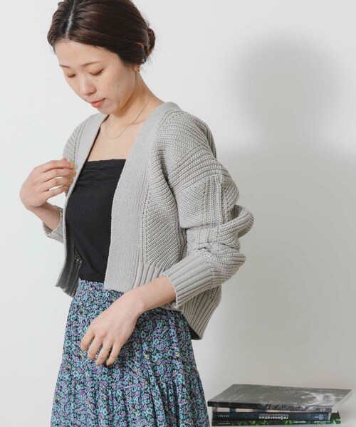 URBAN RESEARCH Sonny Label（アーバンリサーチサニーレーベル）の「ニットボレロカーディガン（カーディガン/ボレロ・レディース・ラベンダー/オフ/ライトグレー・FREE）」の16枚目の写真