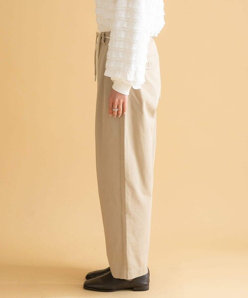 URBAN RESEARCH Sonny Label（アーバンリサーチサニーレーベル）の「3/2WORKS ツータックチノパンツ（チノパンツ・レディース・BEIGE/NAVY・S/M/L）」の13枚目の写真
