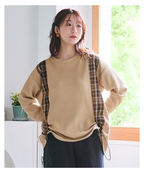 nissen（ニッセン）の「＜大きいサイズ＞縦チェック切替シャーリングワッフルトップス（Tシャツ/カットソー・レディース・黒/ベージュ/グレー・L/LL/3L/4L/5L/6L/8L/10L）」の5枚目の写真