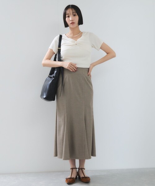 VIS(ビス)の「ツイストテレコカットソー(Tシャツ/カットソー・レディース・チャコール/オフホワイト/ダークブラウン・F)」の7枚目の写真