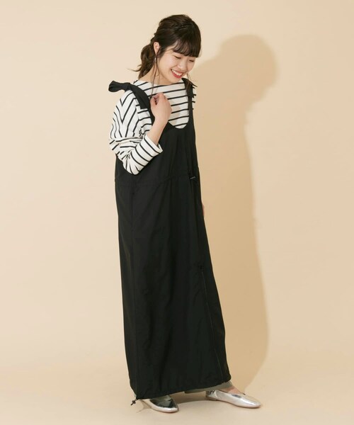 ITEMS URBANRESEARCH（アイテムズ アーバンリサーチ）の「レインウェアジャンパースカート（サロペット/オーバーオール・レディース・KHAKI/BEIGE/BLACK・one）」の5枚目の写真