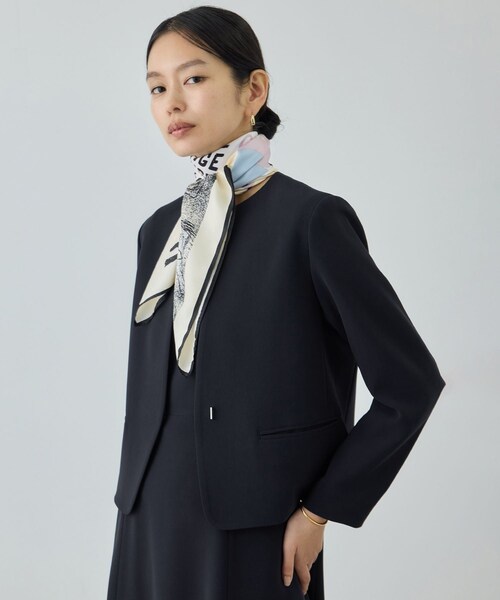 ROPE'(ロペ)の「トリアセダブルクロス クルーネックジャケット/イージーケア・セットアップ対応・26SS(ノーカラージャケット・レディース・ベージュ/ネイビー・36/38/40)」の17枚目の写真