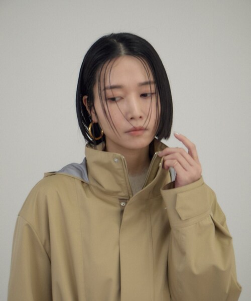 ADAM ET ROPE'（アダムエロペ）の「3レイヤーミリタリーコート / KAJIF（ミリタリージャケット・レディース・ブラック/ベージュ・F）」の13枚目の写真