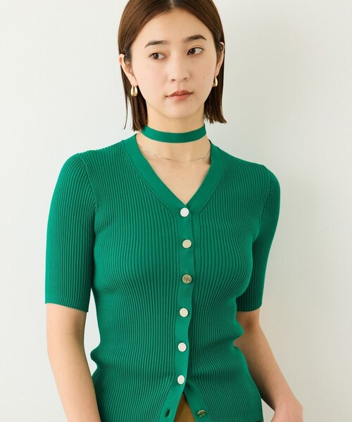 ROPE'(ロペ)の「チョーカー付きVネックリブカーディガン/イージーケア(ニット/セーター・レディース・ブラック/ブラウン系/ベージュ系/グリーン・F)」の4枚目の写真