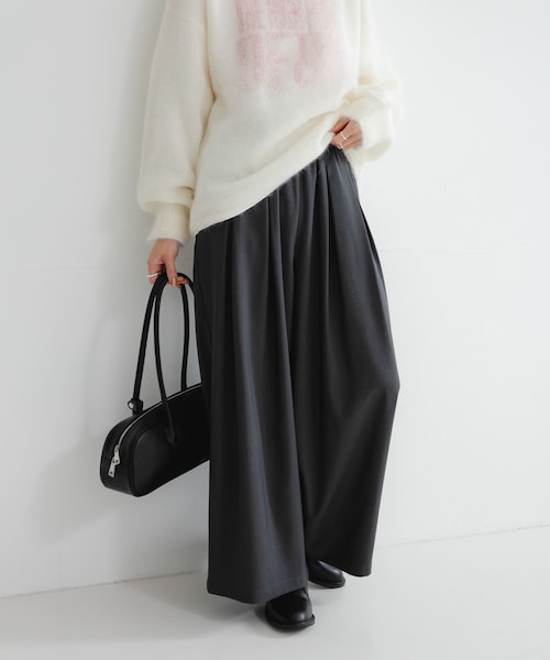 URBAN RESEARCH(アーバンリサーチ)の「ストレッチタックギャザーワイドパンツ(その他パンツ・レディース・OFF WHITE/BLUE/CHARCOAL・36/38)」の2枚目の写真