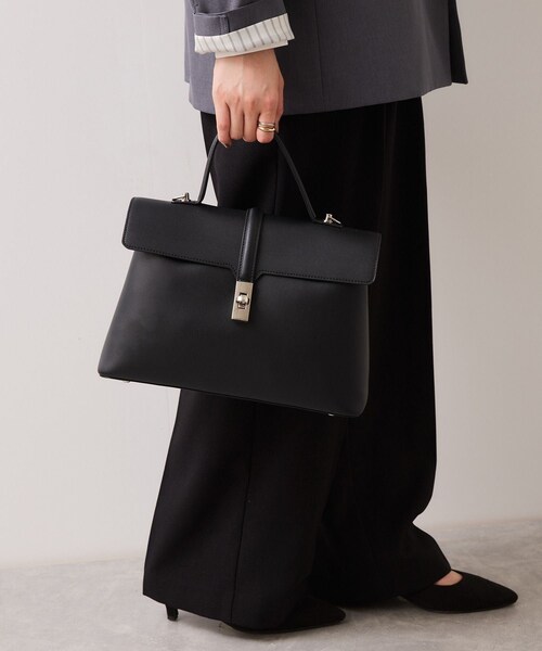 VIS（ビス）の「ひねり金具ワンハンドルバッグ/2WAY,軽量（ハンドバッグ・レディース・ブラック系/グレー系/ベージュ/ブラック/キャメル・F）」の9枚目の写真