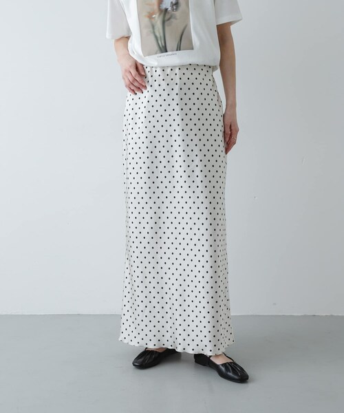 SENSE OF PLACE by URBAN RESEARCH(センスオブプレイスバイアーバンリサーチ)の「サテンアイラインスカート(スカート・レディース・IVORY/BLACK/CHARCOAL/IVO×BLK/BLK×WHT/BEG×WHT・S/M/TALL)」の14枚目の写真