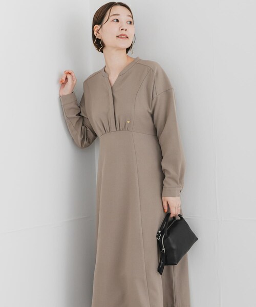 URBAN RESEARCH ROSSO（アーバンリサーチロッソ）の「『UR TECH SMOOTHLUXE』F by ROSSO　キーネックワンピース（ワンピース・レディース・BEIGE/C/GRAY/BLACK・36/38）」の3枚目の写真