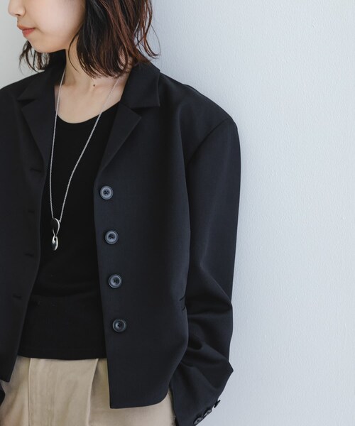 URBAN RESEARCH（アーバンリサーチ）の「new basic　ボックスショートジャケット（テーラードジャケット・レディース・BLACK/L.BEIGE・FREE）」の5枚目の写真