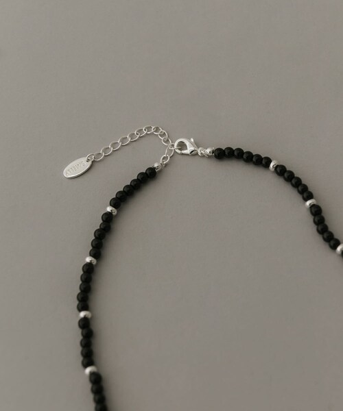 SMELLY（スメリー）の「ブラックビーズネックレス（ネックレス・メンズ・BK/SV・-）」の4枚目の写真