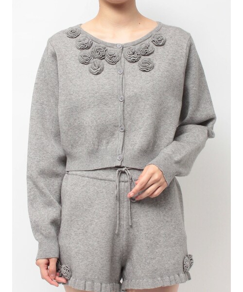 jouetie（ジュエティ）の「ローズモチーフコンパクトカーデ【セットアップ対応】（セットアップ・レディース・グレー/ブラック/レッド・M）」の2枚目の写真