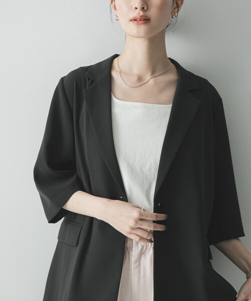 URBAN RESEARCH（アーバンリサーチ）の「『UR TECH DRYLUXE』ハーフスリーブジャケット（テーラードジャケット・レディース・BEIGE/BLACK・Free）」の4枚目の写真