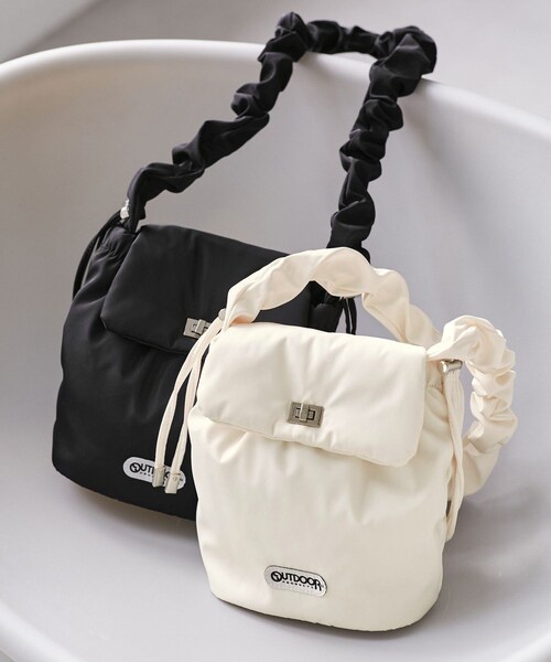 VIS(ビス)の「WEB限定追加【OUTDOOR PRODUCTS】VIS別注ドロストミニショルダーバッグ(ショルダーバッグ・レディース・ブラック/キナリ/ピンク系/ブラック系/オフホワイト/シルバー・F)」の1枚目の写真