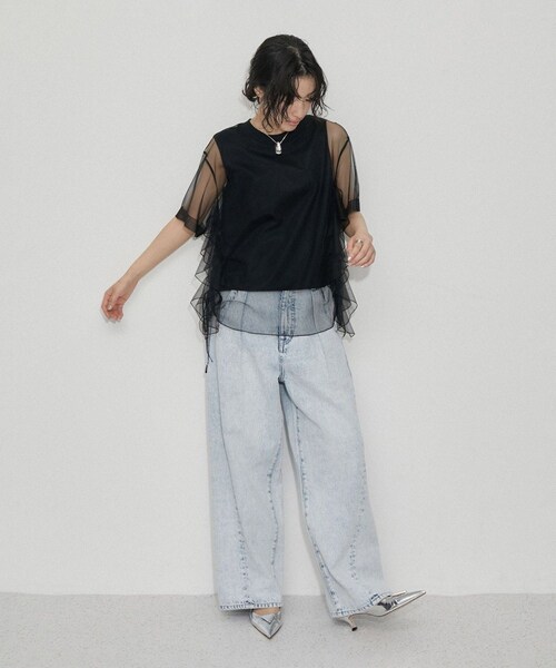 ADAM ET ROPE'(アダムエロペ)の「【WEB限定】・【サステナブル】・【定番】ギャザーチュールトップス(Tシャツ/カットソー・レディース・ブラック/ホワイト/ダークブラウン・F)」の9枚目の写真