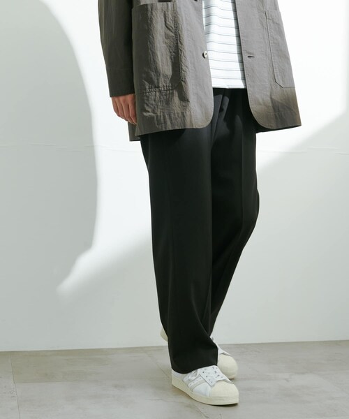 URBAN RESEARCH DOORS(アーバンリサーチドアーズ)の「『UR TECH』完声2タックワイドトラウザー(その他パンツ・メンズ・GREIGE/CHARCOAL/BLACK・S/M/L)」の8枚目の写真