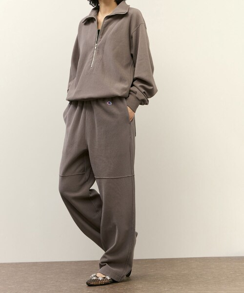 ADAM ET ROPE'（アダムエロペ）の「【Champion for ADAM ET ROPE'】別注 SWEAT WIDE PANTS（その他パンツ・レディース・オフホワイト/ブラウン系/ネイビー・M/S）」の4枚目の写真