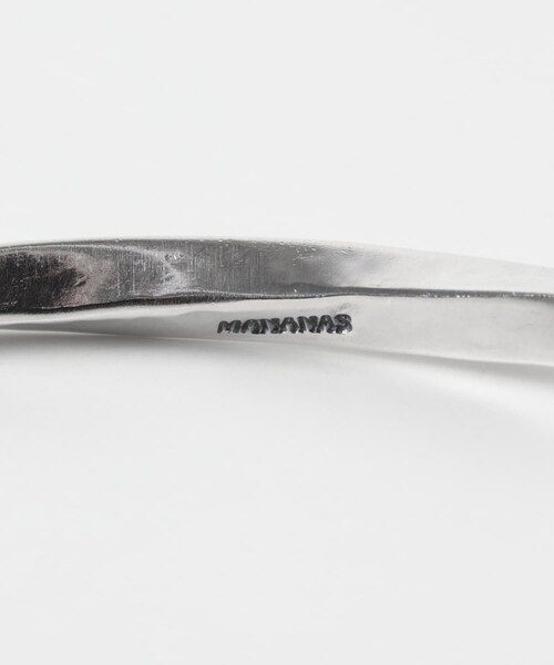 URBAN RESEARCH Sonny Label（アーバンリサーチサニーレーベル）の「MANANAS　Twisted Bangle Slim（ブレスレット・メンズ・SILVER・One）」の7枚目の写真