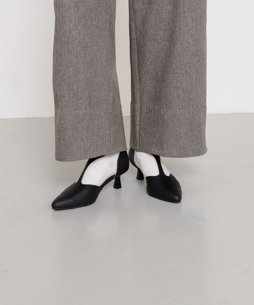 SENSE OF PLACE by URBAN RESEARCH(センスオブプレイスバイアーバンリサーチ)の「Tストラップパンプス(パンプス・レディース・BLACK/IVORY/SILVER・S/M/L)」の18枚目の写真