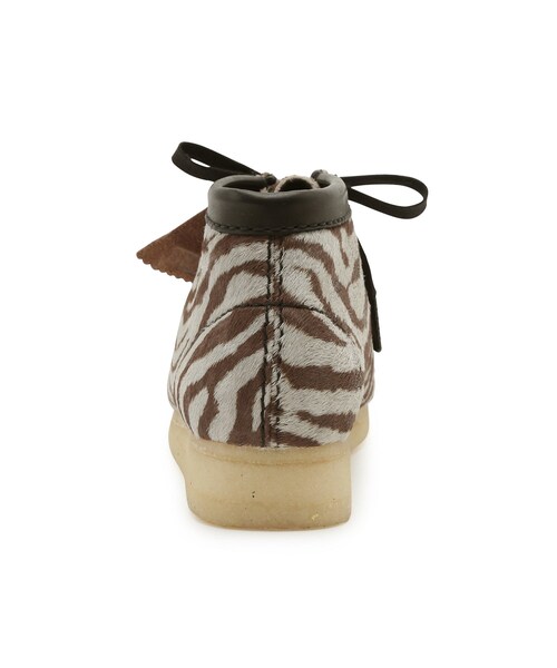 ADAM ET ROPE'(アダムエロペ)の「【CLARKS】WALLABEE BOOTS ZEBRA(モカシン/デッキシューズ・レディース・ホワイト系・36/37/38/39)」の17枚目の写真