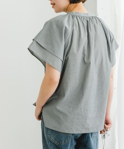 URBAN RESEARCH ROSSO（アーバンリサーチロッソ）の「リンネル8月号掲載『UR TECH』F by ROSSO　フレアスリーブブラウス（シャツ/ブラウス・レディース・NAVY/GRAY/MINT/BLUE ST/BROWN ST・FREE）」の12枚目の写真