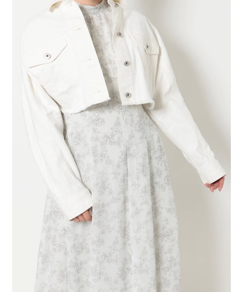 グッチ グッチ 大判 スカーフ ピンク 綺麗な花々と可愛い蝶、蜜蜂 繊細