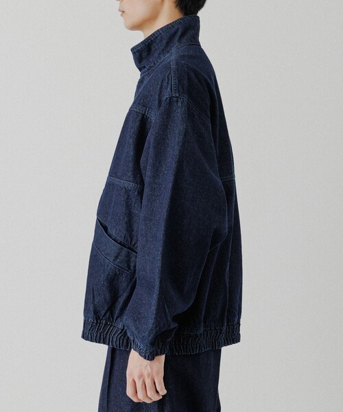 ADAM ET ROPE'（アダムエロペ）の「デニム ボマージャケット / ADAM ET ROPE' JEANS -FILM-（デニムジャケット・レディース・ブラック系/ネイビー・L/M）」の8枚目の写真