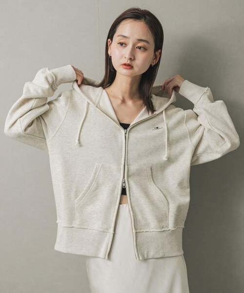 SENSE OF PLACE by URBAN RESEARCH（センスオブプレイスバイアーバンリサーチ）の「『別注』Champion×SENSE OF PLACE　ジップパーカー（パーカー・レディース・OATMEAL/BROWN/GREEN・one）」の18枚目の写真