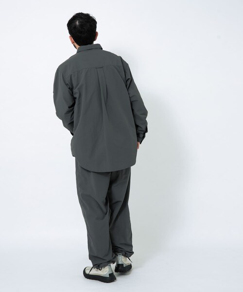 EKAL(エカル)の「『UR TECH』ナイロンタッサーロングスリーブシャツ(シャツ/ブラウス・メンズ・レイクサンリーフ/イエロー/ネイビー/グラファイト/レイクブルー・M/L/XL)」の8枚目の写真