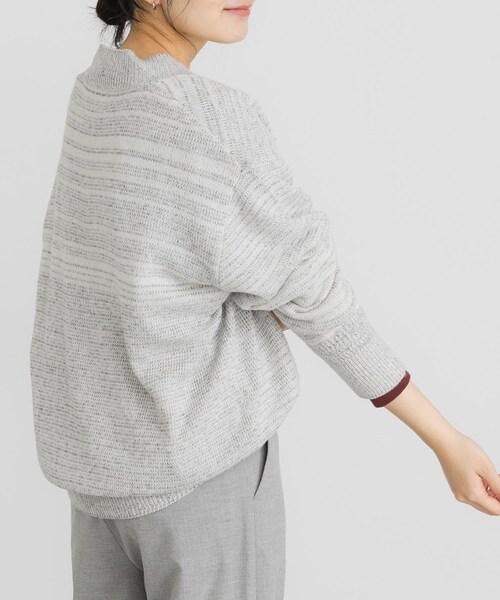 EKAL（エカル）の「Vネックバルキーボーダーニット（ニット/セーター・レディース・オフ/グレー/ブラック・One）」の10枚目の写真