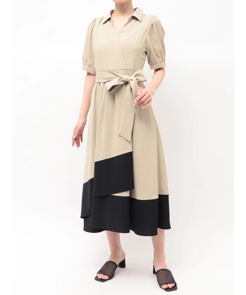 TONAL(トーナル)の「バイカラーカシュクールワンピース(ワンピース・レディース・オフホワイト/ネイビー/ベージュ・M)」の4枚目の写真