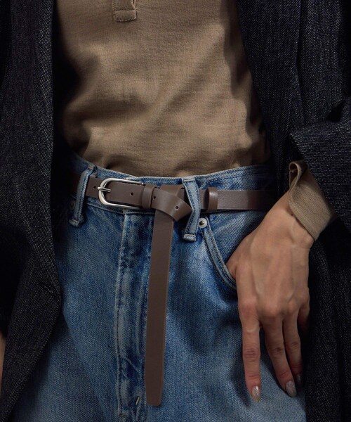ADAM ET ROPE'（アダムエロペ）の「【W S（ドゥーブル）】レザーオーバルバックルベルト（ベルト・レディース・ブラック/ベージュ系・F）」の2枚目の写真