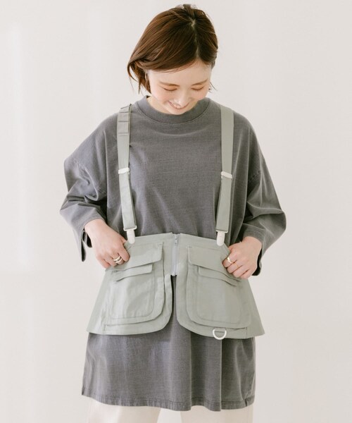 ITEMS URBANRESEARCH（アイテムズ アーバンリサーチ）の「2WAYユーティリティバッグベスト（ベスト・レディース・KHAKI/BEIGE/L.CHARCOAL・one）」の15枚目の写真