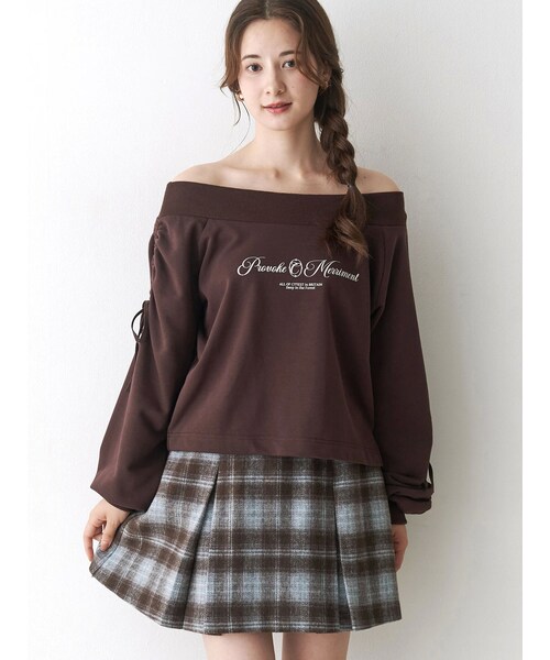 CALNAMUR（カルナムール）の「2WAY オフショルリボンスウェットプルオーバー（スウェット・レディース・ブラック/レッド/ブラウン・F）」の12枚目の写真