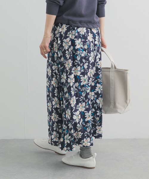 URBAN RESEARCH DOORS（アーバンリサーチドアーズ）の「レーヨンフラワープリントスカート（スカート・レディース・NAVY/BLACK・Free）」の15枚目の写真