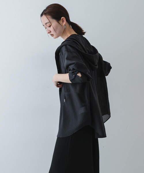 SENSE OF PLACE by URBAN RESEARCH（センスオブプレイスバイアーバンリサーチ）の「シアーフーディシャツ（シャツ/ブラウス・レディース・OFF WHITE/BLACK/YELLOW・One）」の13枚目の写真