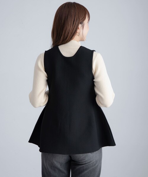 URBAN RESEARCH Sonny Label（アーバンリサーチサニーレーベル）の「『WEB限定』2WAYペプラムニットベスト（ニット/セーター・レディース・ベージュ/ライトグレー/ブラック・FREE）」の8枚目の写真