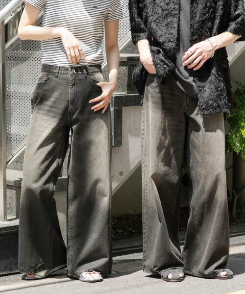 SENSE OF PLACE by URBAN RESEARCH（センスオブプレイスバイアーバンリサーチ）の「『ユニセックス』ヴィンテージライクデニムワイドパンツ（デニムパンツ・メンズ・D.INDIGO/BLACK・M/L）」の3枚目の写真