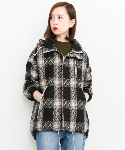 KBF（ケイビーエフ）の「チェックマウンテンパーカー（マウンテンパーカー・レディース・IVORY/BLACK・one）」の5枚目の写真