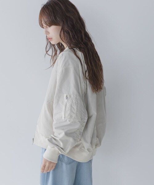 URBAN RESEARCH Sonny Label（アーバンリサーチサニーレーベル）の「『WEB限定』リバーシブルオーバーMA-1（MA-1・レディース・KHK×BLK/OFF×BEG・Free）」の6枚目の写真