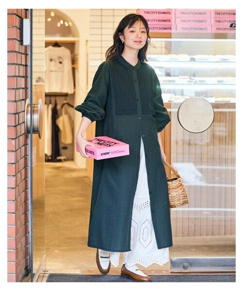 nissen（ニッセン）の「＜大きいサイズ＞クラシカルヨーク切替ワンピース（ワンピース・レディース・オフ×黒チェック/ネイビー×黒チェック/グリーン・L/LL/3L/4L/5L/6L/8L/10L）」の18枚目の写真