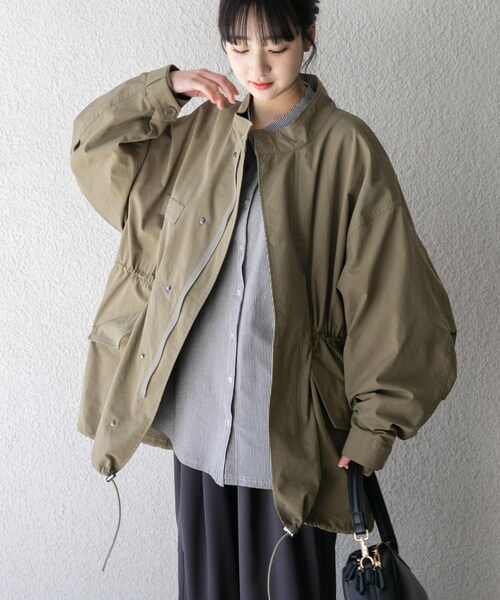 ITEMS URBANRESEARCH（アイテムズ アーバンリサーチ）の「『撥水/防花粉/イージーケア』ミリタリーモッズコート（モッズコート・レディース・BLK/KHK・Free）」の2枚目の写真