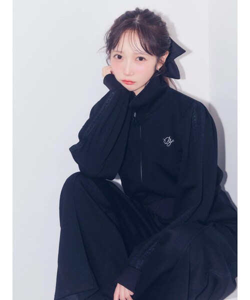 dazzlin（ダズリン）の「【≠ME 谷崎早耶コラボ】レースラインジップスウェット（スウェット・レディース・グレー/ブラック/ピンク・S/M）」の3枚目の写真