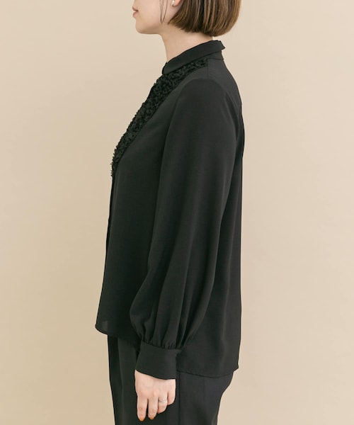 URBAN RESEARCH ROSSO（アーバンリサーチロッソ）の「『WEB/一部店舗限定』フロントレース切替ブラウス（シャツ/ブラウス・レディース・OFF/BLACK・Free）」の22枚目の写真