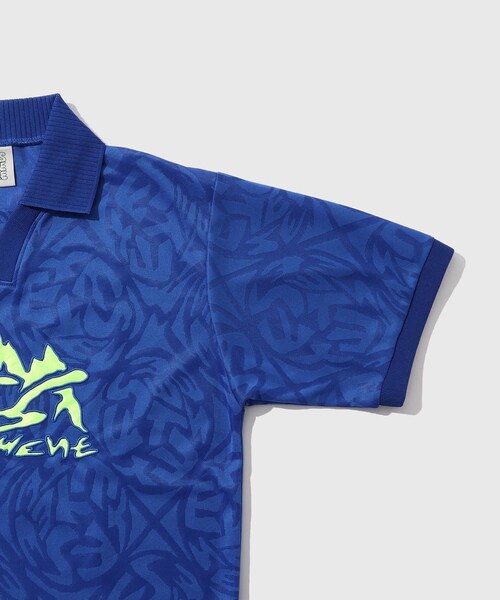 ADAM ET ROPE'（アダムエロペ）の「【YESEYESEE/イエスアイシー】Y.E.S Jacquard Football tee（ポロシャツ・メンズ・ブラック/ブルー・L/M）」の9枚目の写真