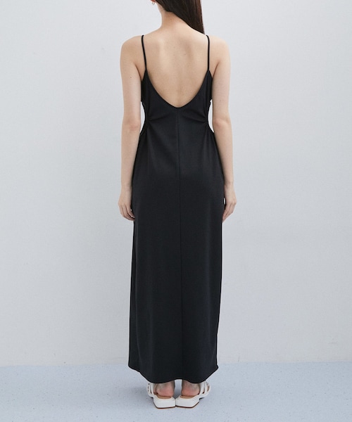 ADAM ET ROPE'(アダムエロペ)の「カットアウトキャミワンピース(ワンピース・レディース・ブラック/カーキ・F)」の9枚目の写真