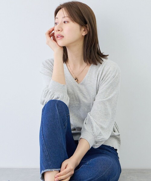 Jayro（ジャイロ）の「ピュアコットンカルマネックプルオーバー（ニット/セーター・レディース・スミクロ/ライトグレー/オフホワイト・F）」の4枚目の写真