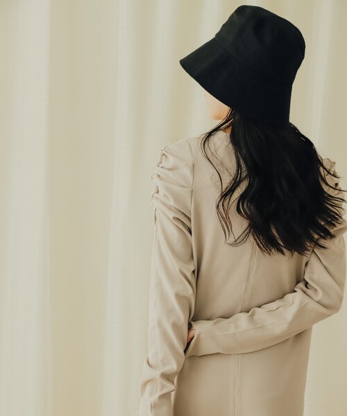 SENSE OF PLACE by URBAN RESEARCH（センスオブプレイスバイアーバンリサーチ）の「ボリュームスリーブアイラインカットワンピース（ワンピース・レディース・GREIGE/LILAC/BLACK・one/COMPACT）」の16枚目の写真