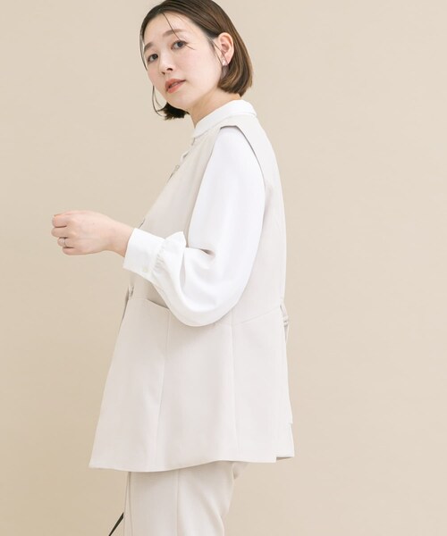URBAN RESEARCH ROSSO(アーバンリサーチロッソ)の「『WEB/一部店舗限定』『SHORT/TALLサイズあり』ペプラムジレ+テーパードパンツ(セットアップ・レディース・ECRU/NAVY/BLACK・Short/36/38/TALL)」の22枚目の写真
