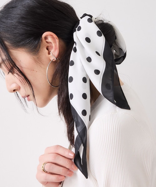 VIS(ビス)の「ドット柄スカーフ 70×70cm(バンダナ/スカーフ・レディース・ブラック系/ホワイト系・F)」の22枚目の写真